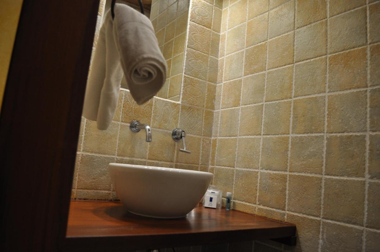 Domaine De Blancardy Hotel Moules-et-Baucels ภายนอก รูปภาพ